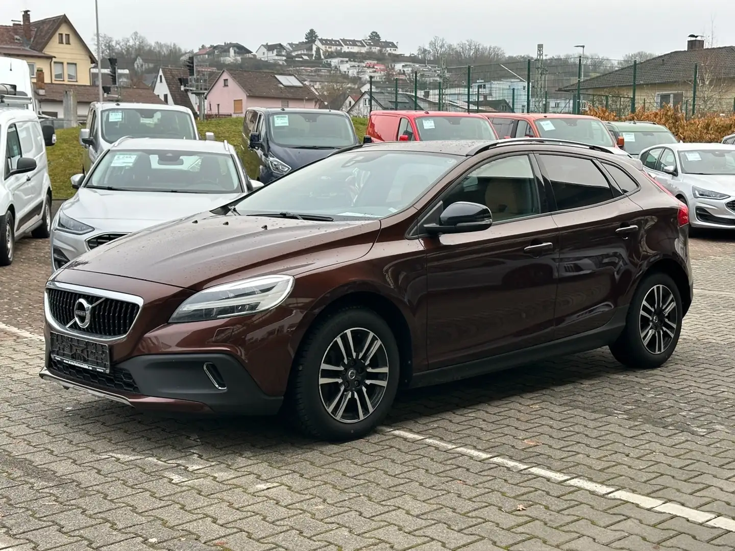 Volvo V40 Cross Country D3 Momentum *Händlerfahrzeug* Piros - 2