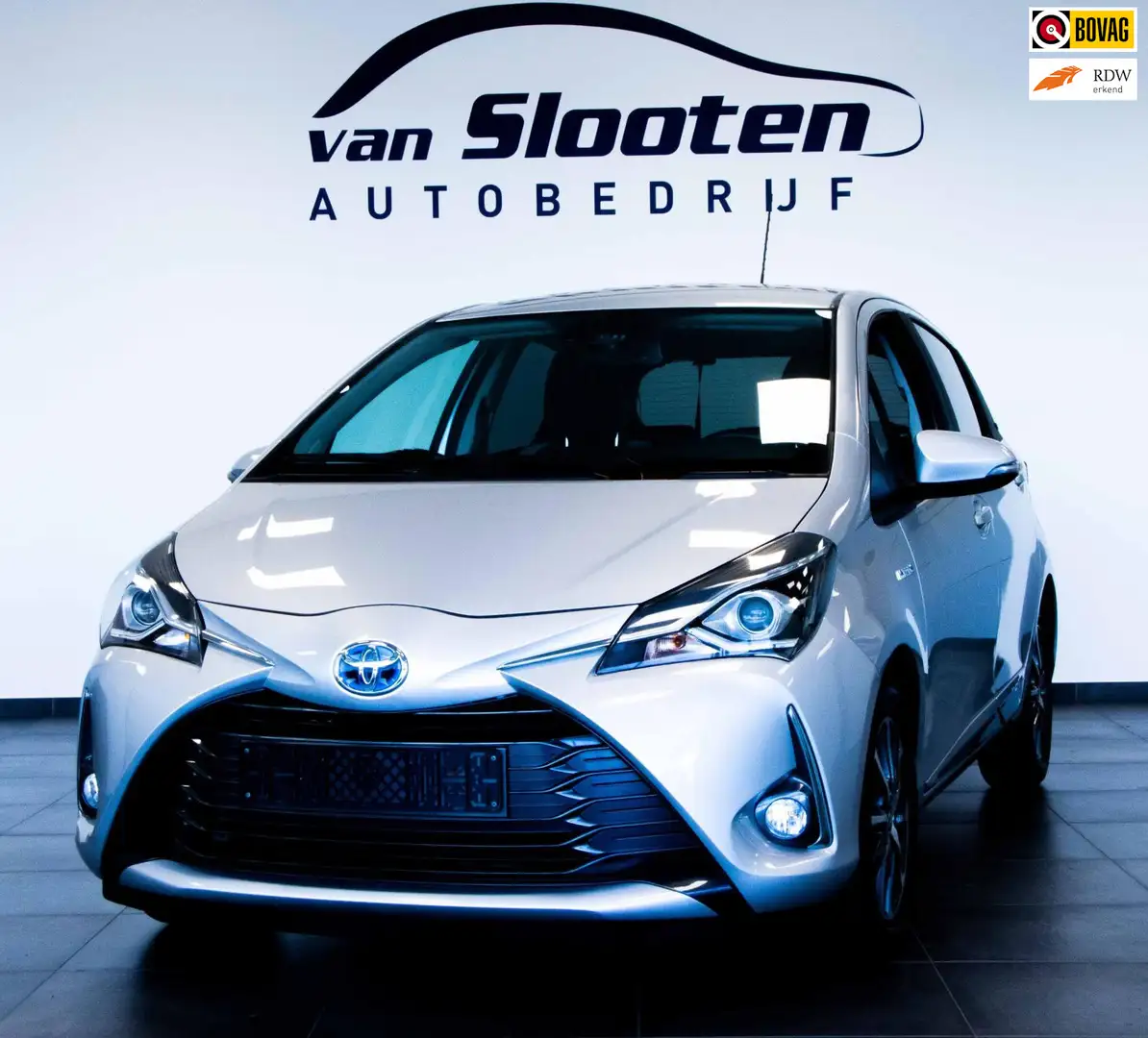 Toyota Yaris 1.5 Hybrid Dynamic Y20 |Navigatie| Camera| cruise Silber - 1