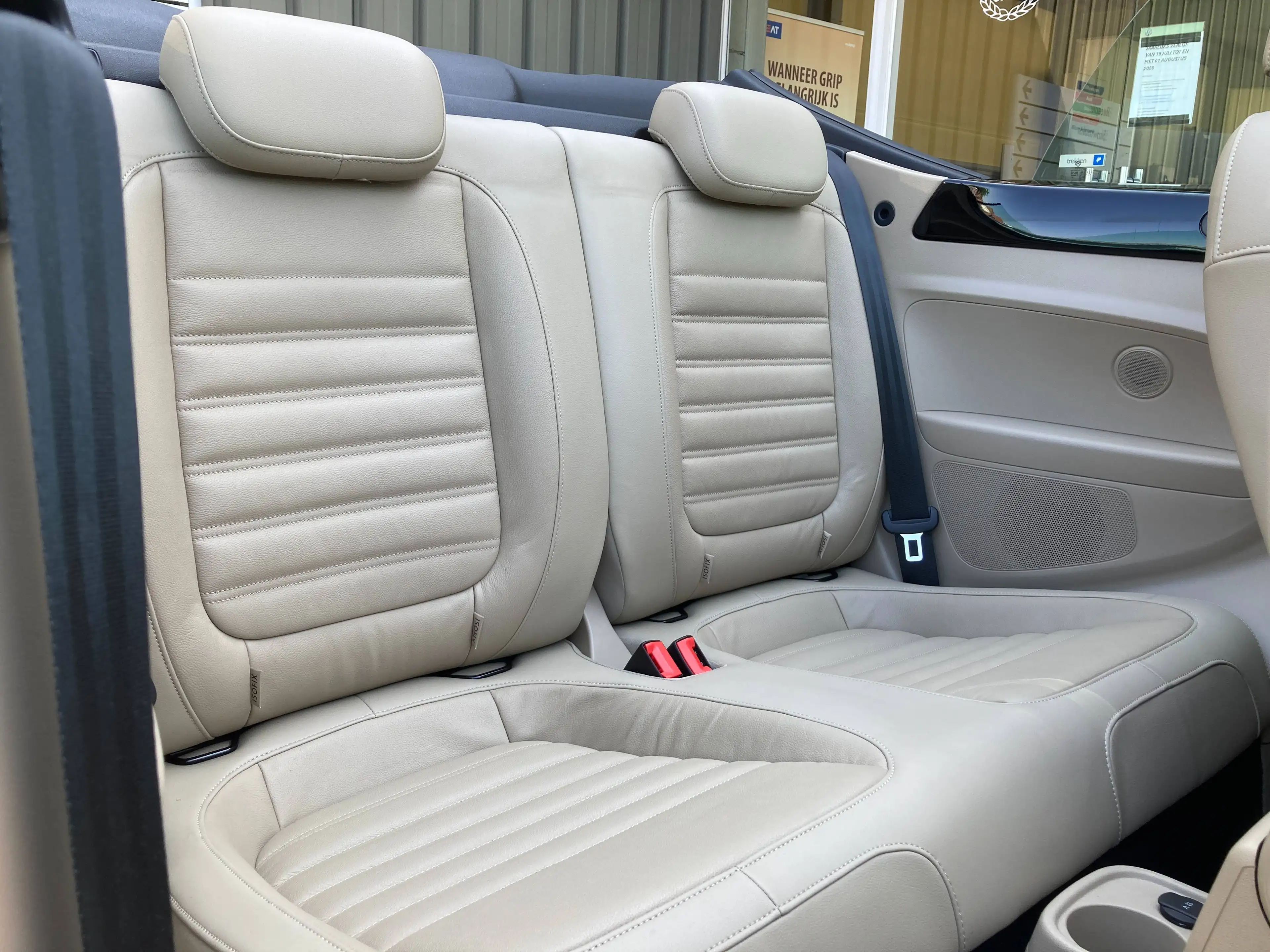 Volkswagen Beetle Cabrio -GPS -LEDER Sportzetels -Airco -LED -Camera -Windscherm -Last Edition -2018!!! — photo 14