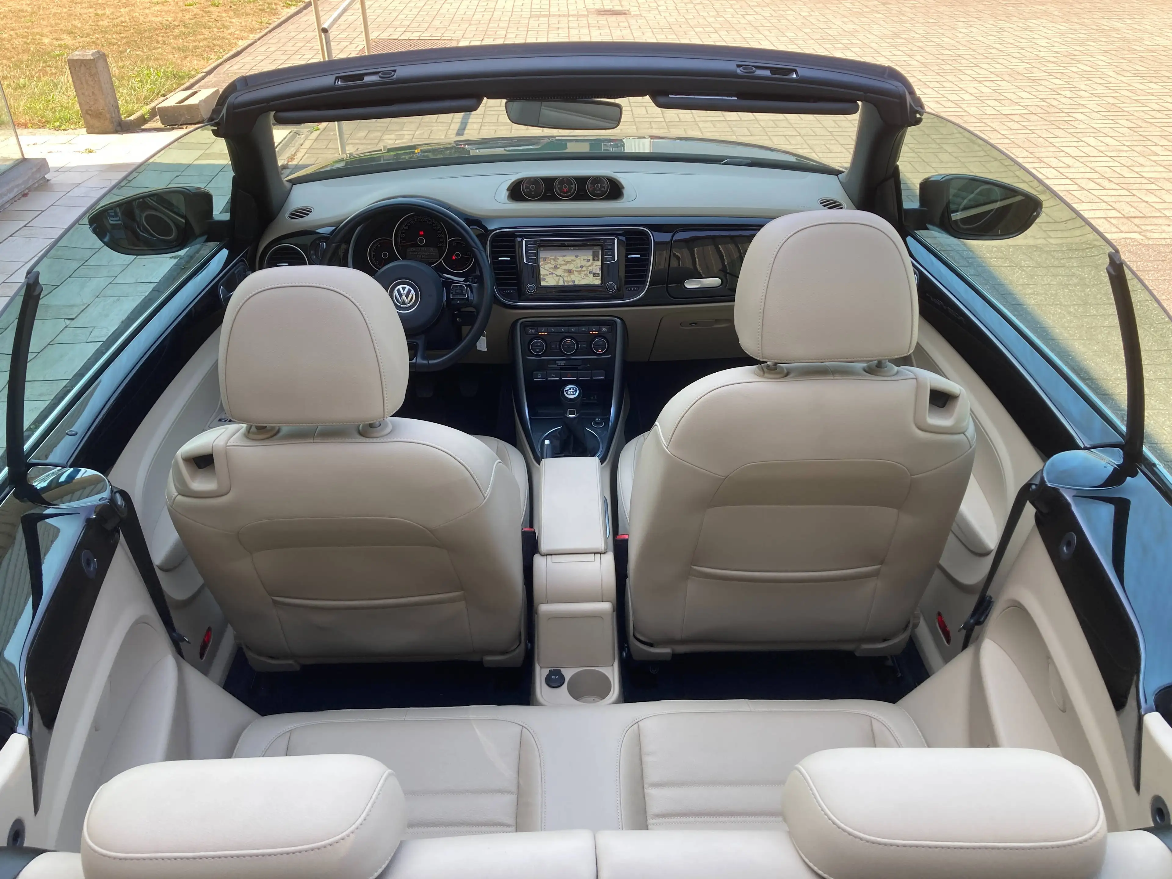 Volkswagen Beetle Cabrio -GPS -LEDER Sportzetels -Airco -LED -Camera -Windscherm -Last Edition -2018!!! — photo 15