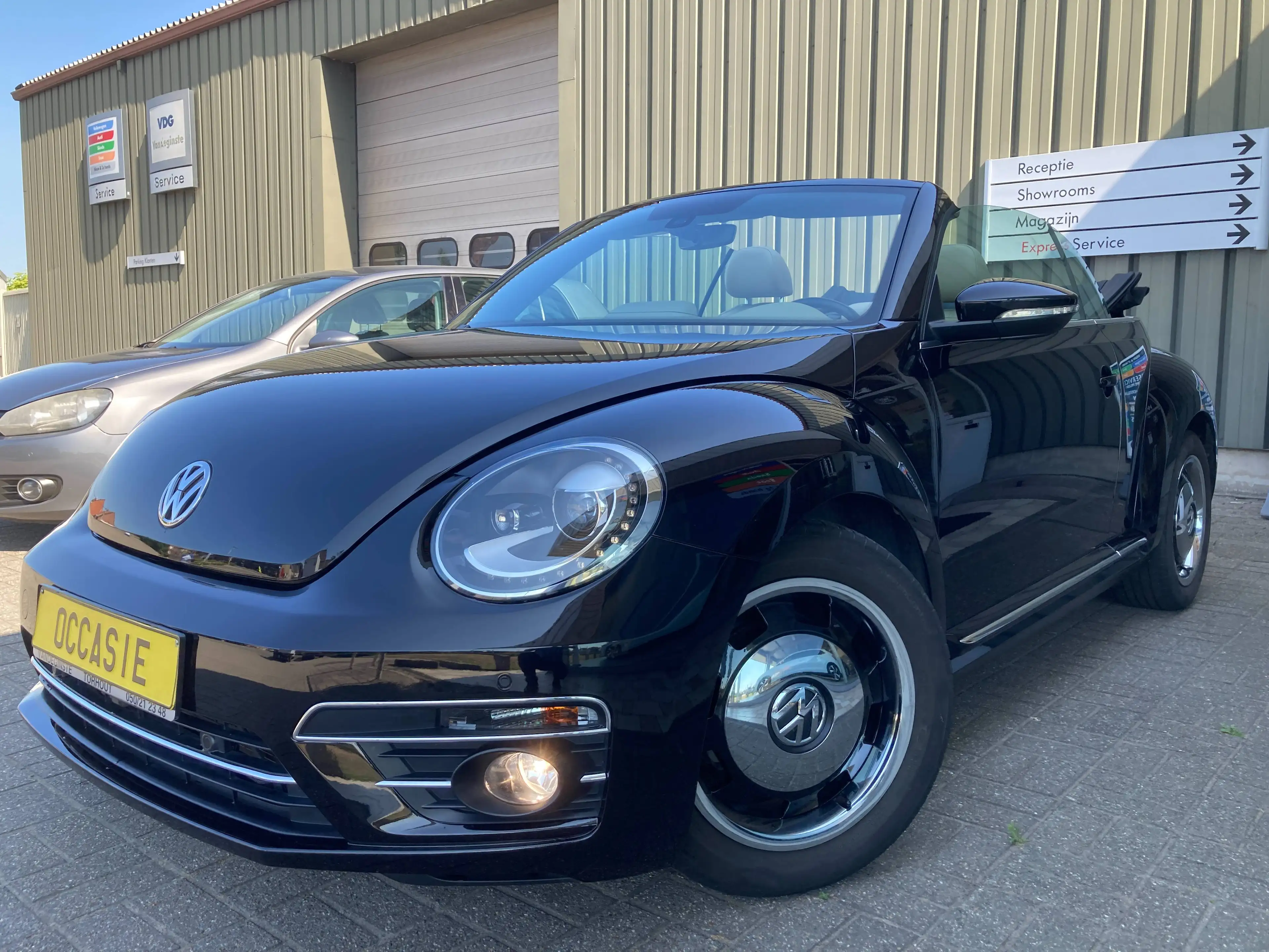 Volkswagen Beetle Cabrio -GPS -LEDER Sportzetels -Airco -LED -Camera -Windscherm -Last Edition -2018!!!