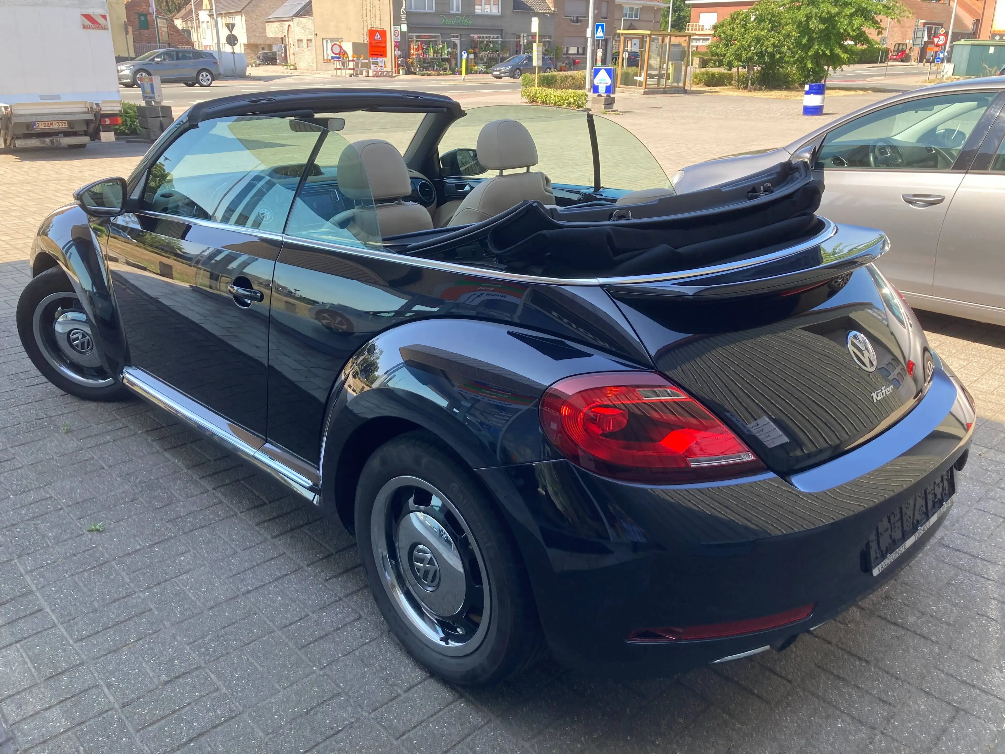 Volkswagen Beetle Cabrio -GPS -LEDER Sportzetels -Airco -LED -Camera -Windscherm -Last Edition -2018!!! — photo 5