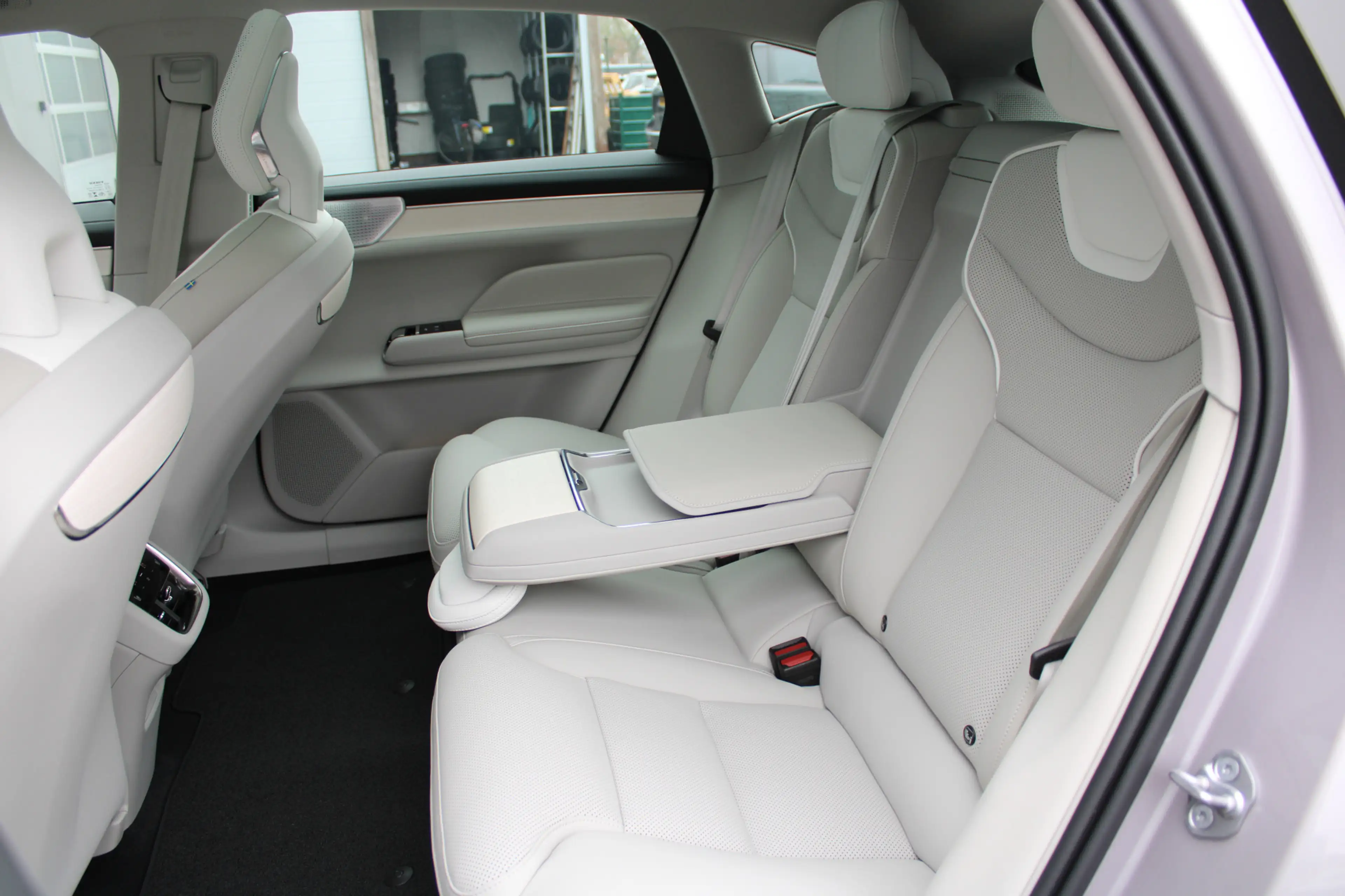 Volvo ES90 Single Motor Extended Range Ultra 92 kWh — photo 6
