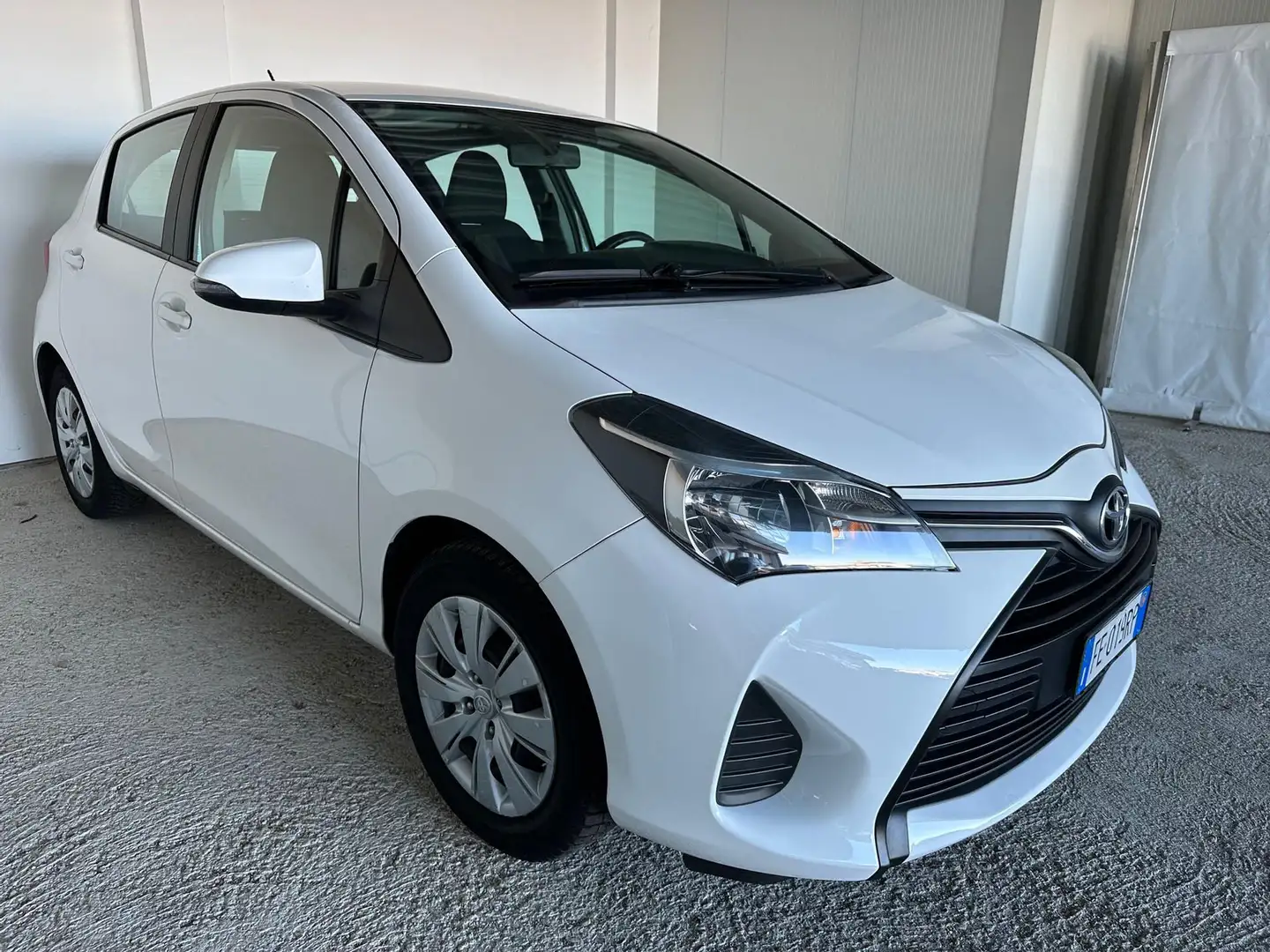 Toyota Yaris Yaris 5p 1.0 Active my16 Blanco - 2