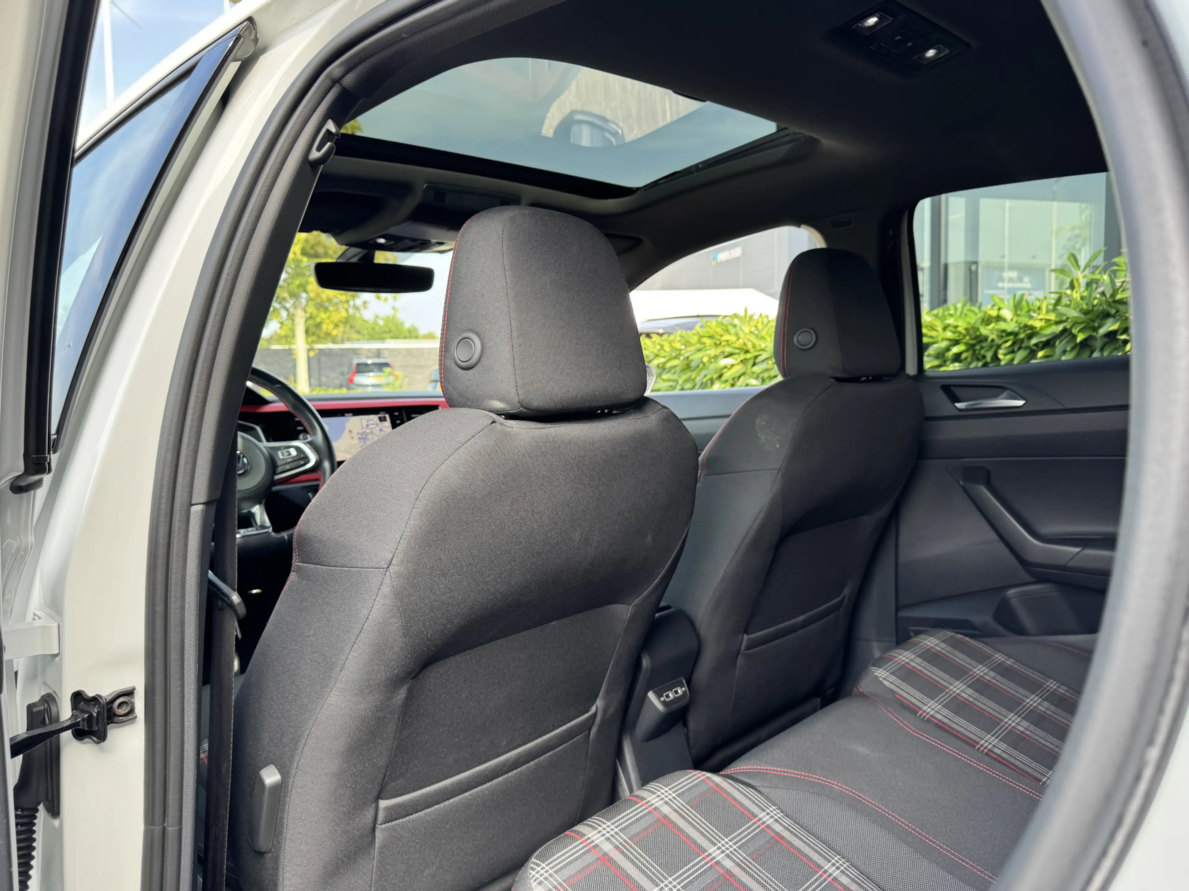Volkswagen Polo GTI 2.0 TSI 200pk DSG / Aut. Panoramadak Virtual Beats — photo 29