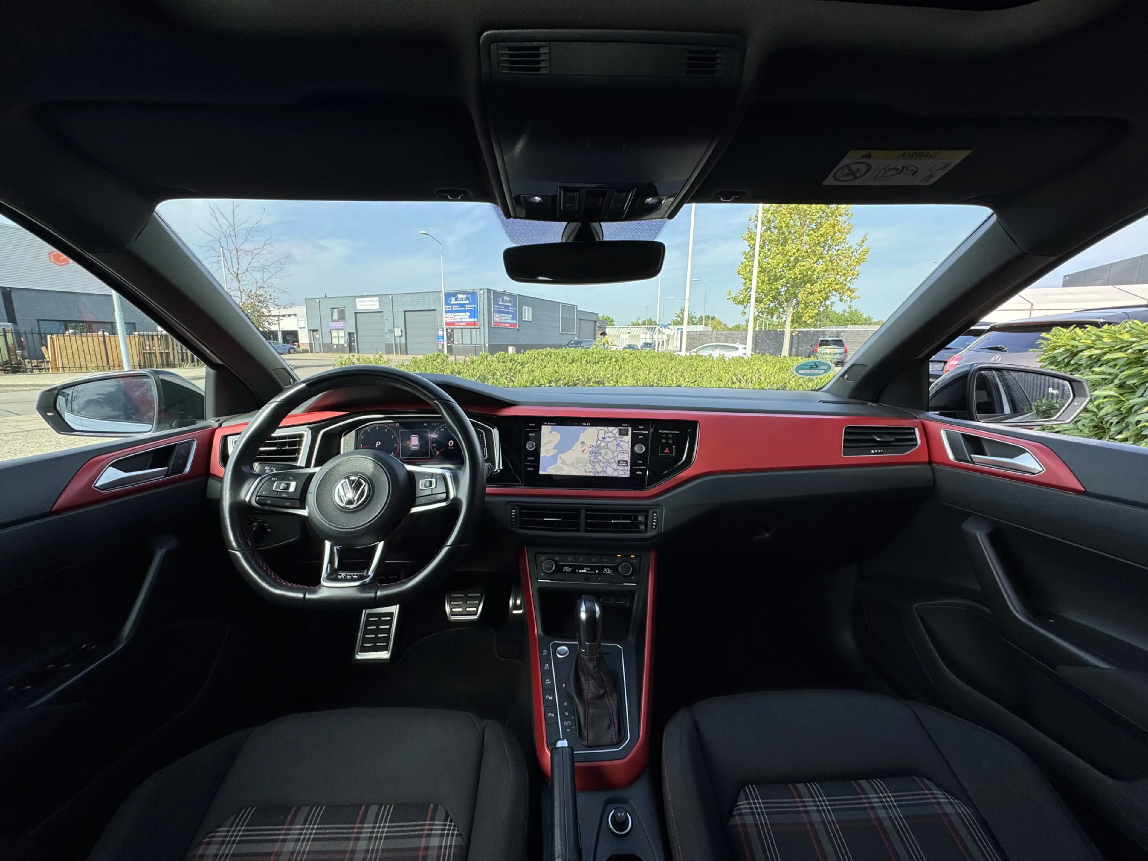 Volkswagen Polo GTI 2.0 TSI 200pk DSG / Aut. Panoramadak Virtual Beats — photo 17