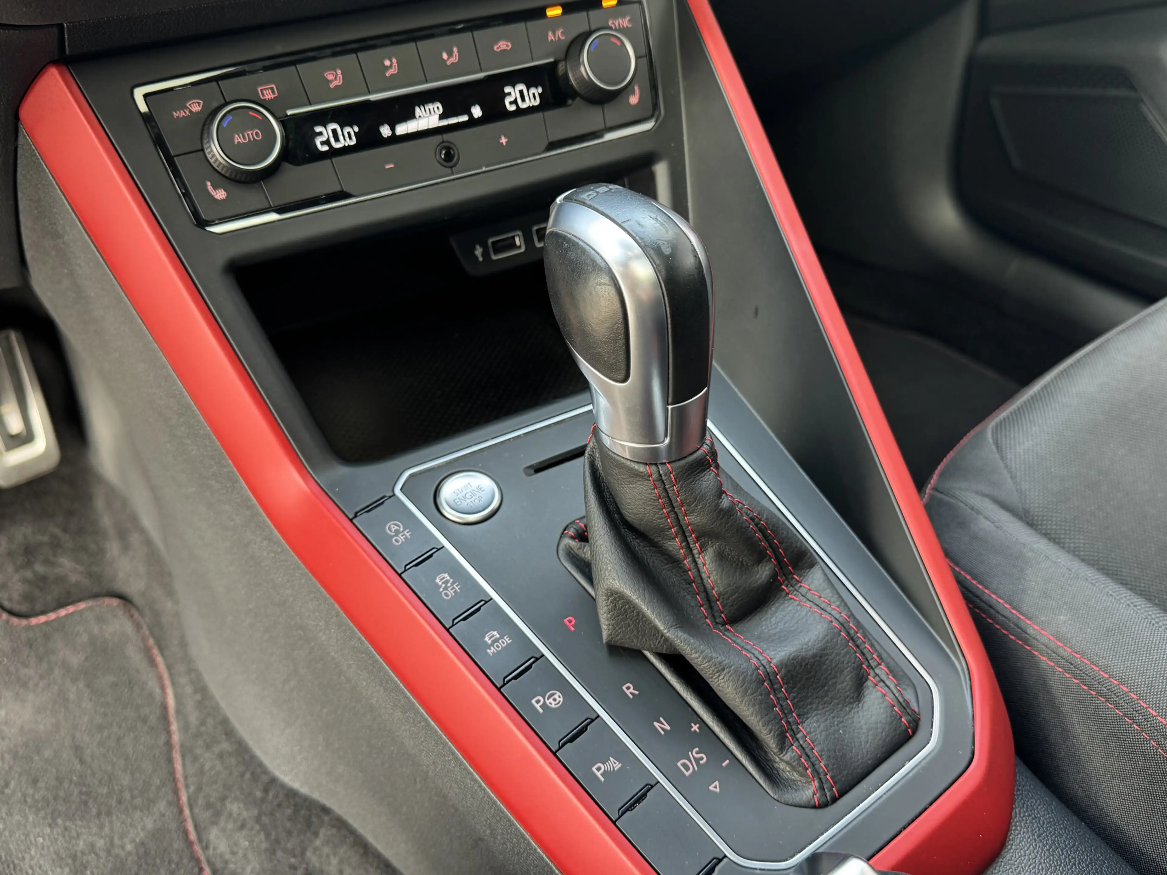 Volkswagen Polo GTI 2.0 TSI 200pk DSG / Aut. Panoramadak Virtual Beats — photo 13