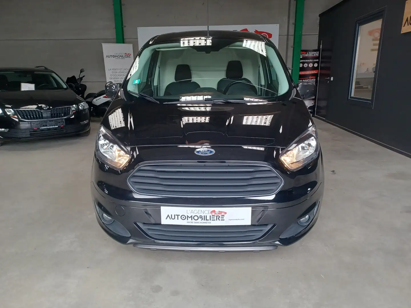 Ford Transit Courier 1.0 EcoBoost Sport Siyah - 2