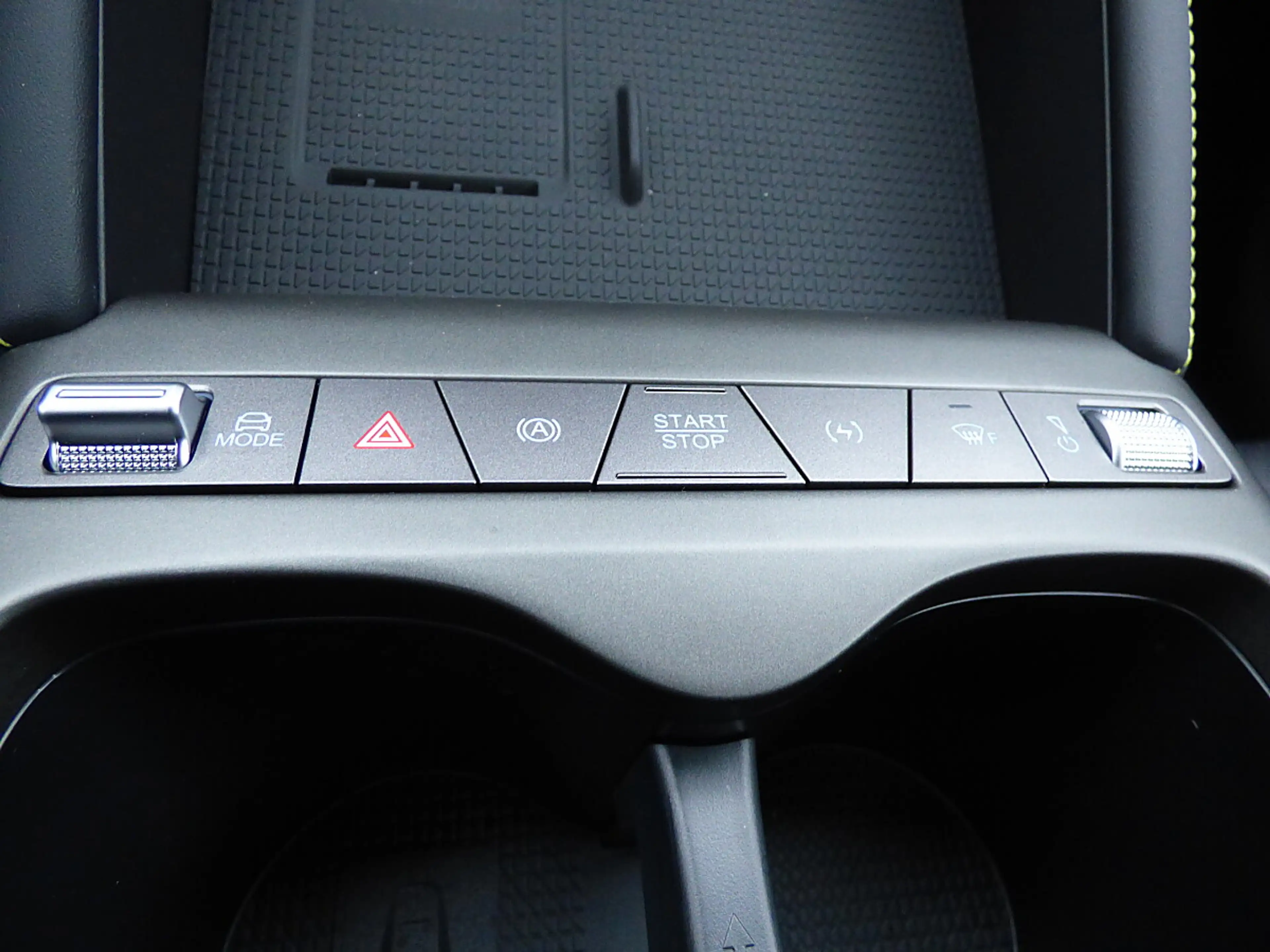 BYD Atto 2 Atto2 DM-i PHEV 18kWh Boost Österreich Paket in... — photo 15