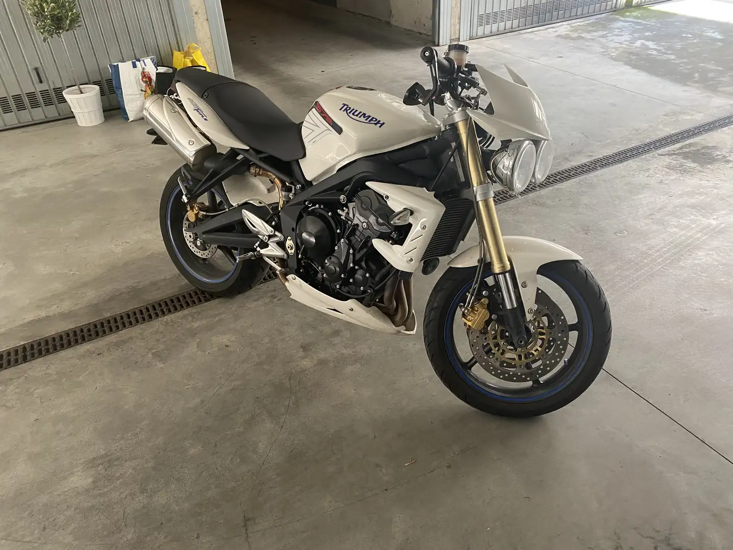 Triumph Street Triple 675 - 1