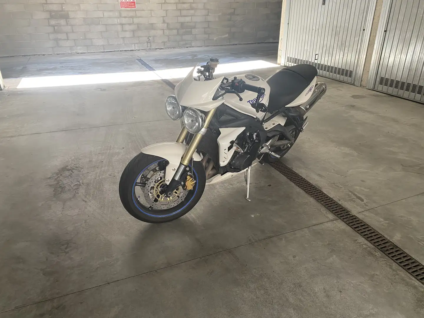 Triumph Street Triple 675 - 2