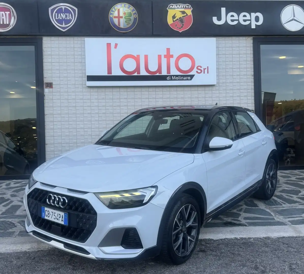 Audi A1 A1 Citycarver 30 1.0 tfsi Identity Contrast 116cv Blanc - 1