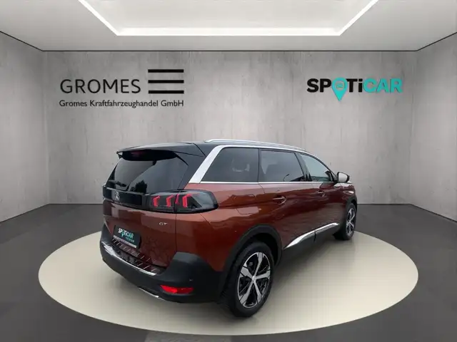 Peugeot 5008 view 3