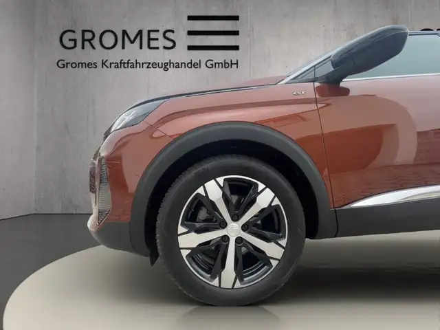 Peugeot 5008 view 11