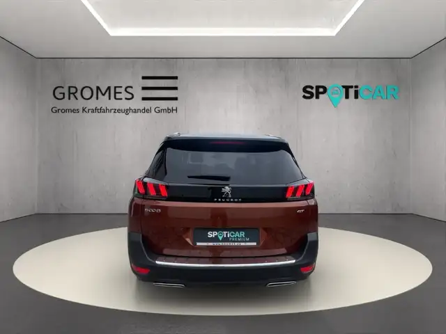 Peugeot 5008 view 4