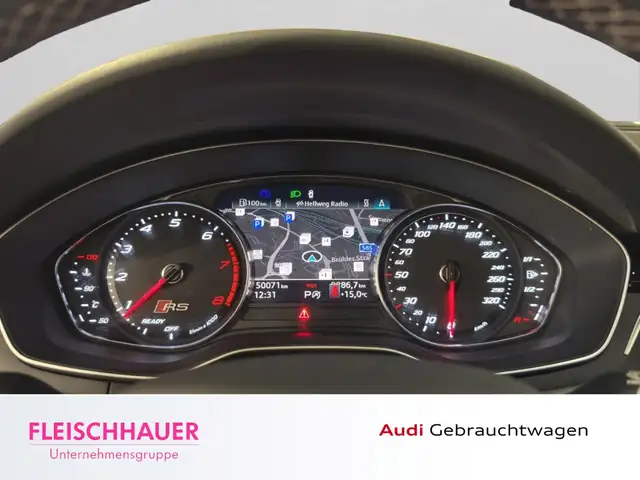 Audi RS4 view 11