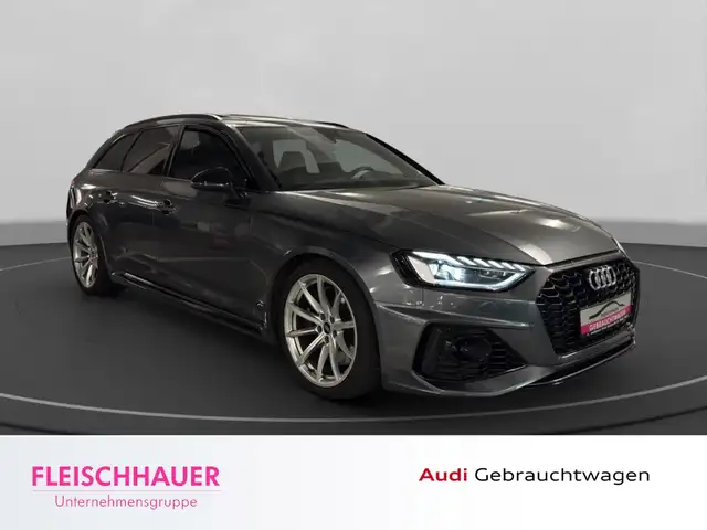 Audi RS4 view 8