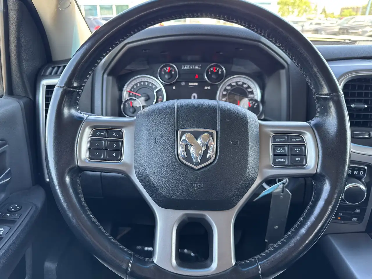 RAM 1500 снимка RAM 1500