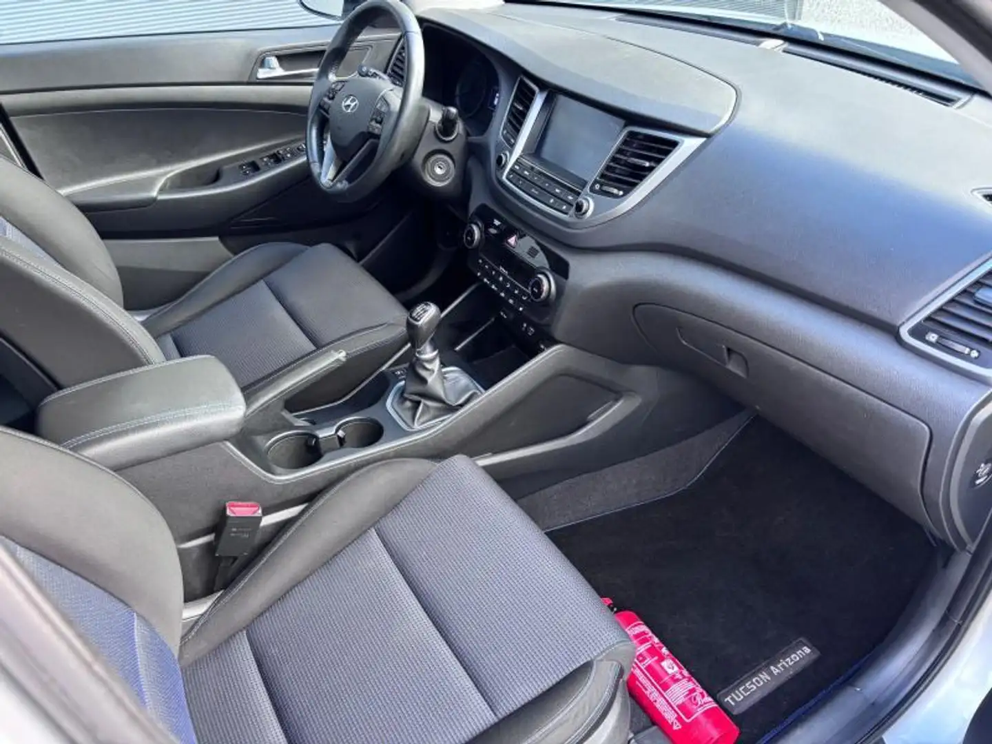 Hyundai TUCSON 1.7 CRDi / Feel Grijs - 2