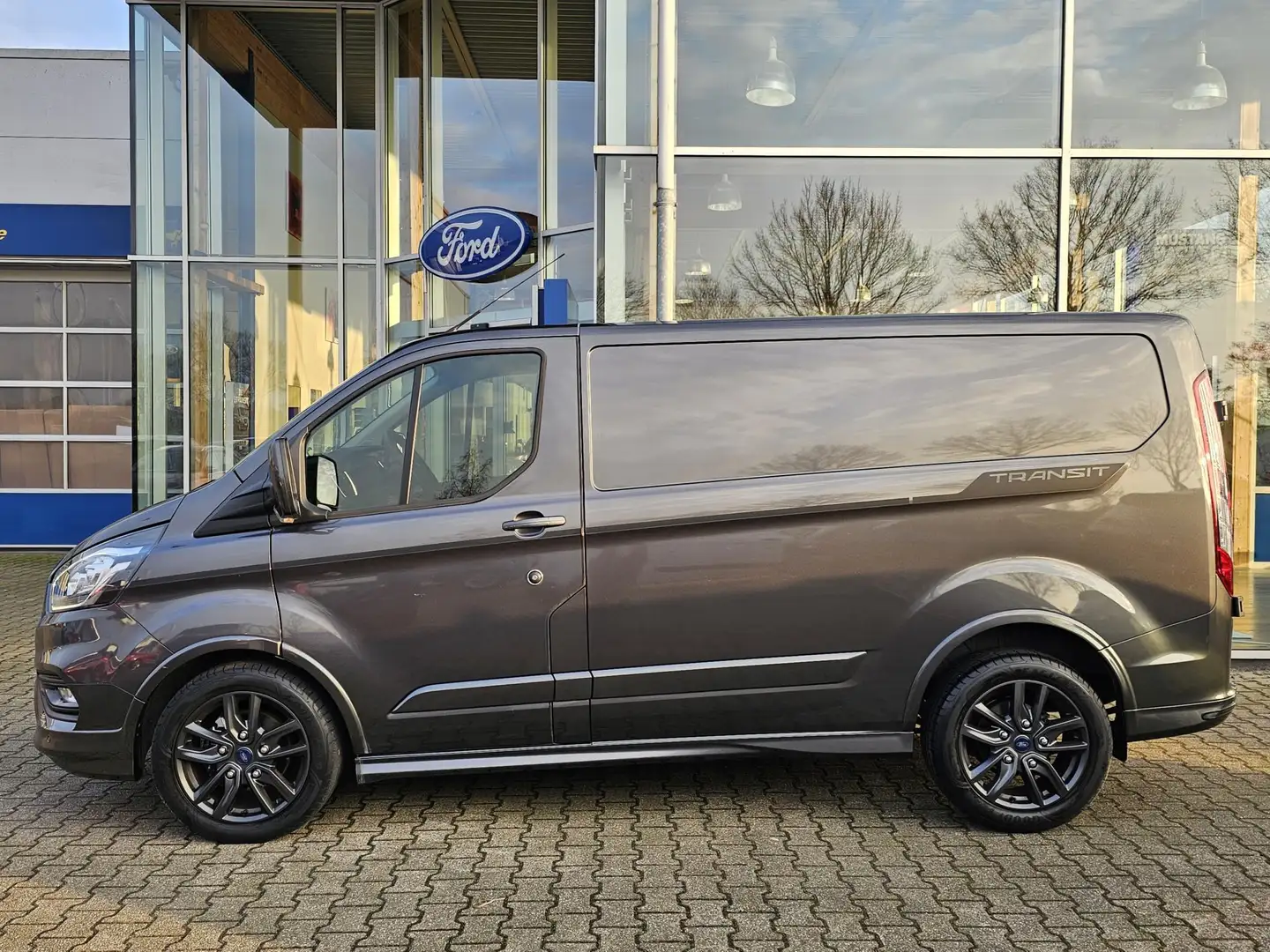 Ford Transit Custom 320 2.0 TDCI L1H1 Sport 185pk Automaat | Bi-Xenon Grijs - 2