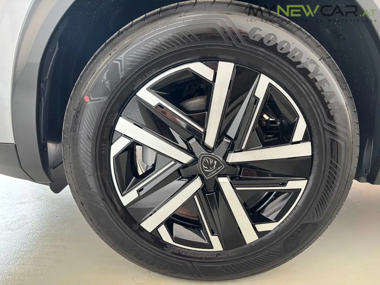 Peugeot 2008 Style PureTech NAVI/KAMERA/LED *NEU* 5