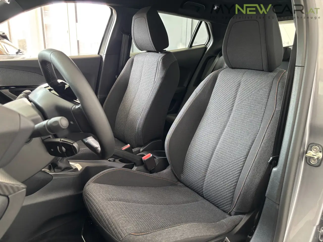 Peugeot 2008 Style PureTech NAVI/KAMERA/LED *NEU* 18