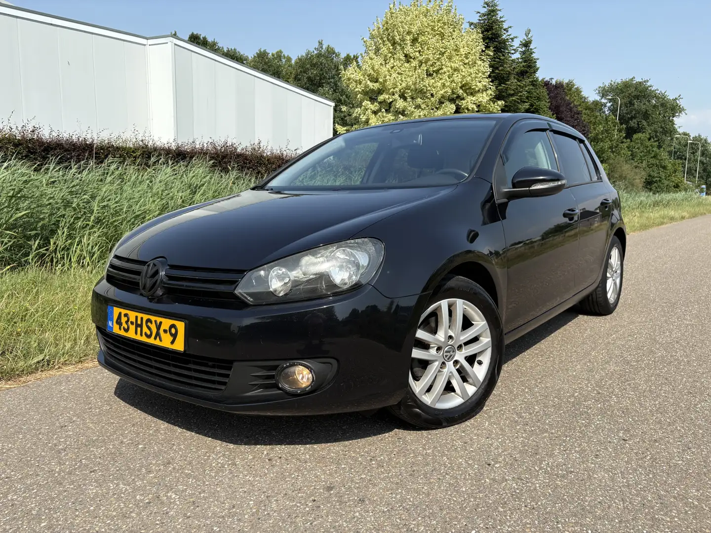 Volkswagen Golf 1.4 TSI Highline / AUTOMAAT / NAVI / CRUISE Zwart - 1