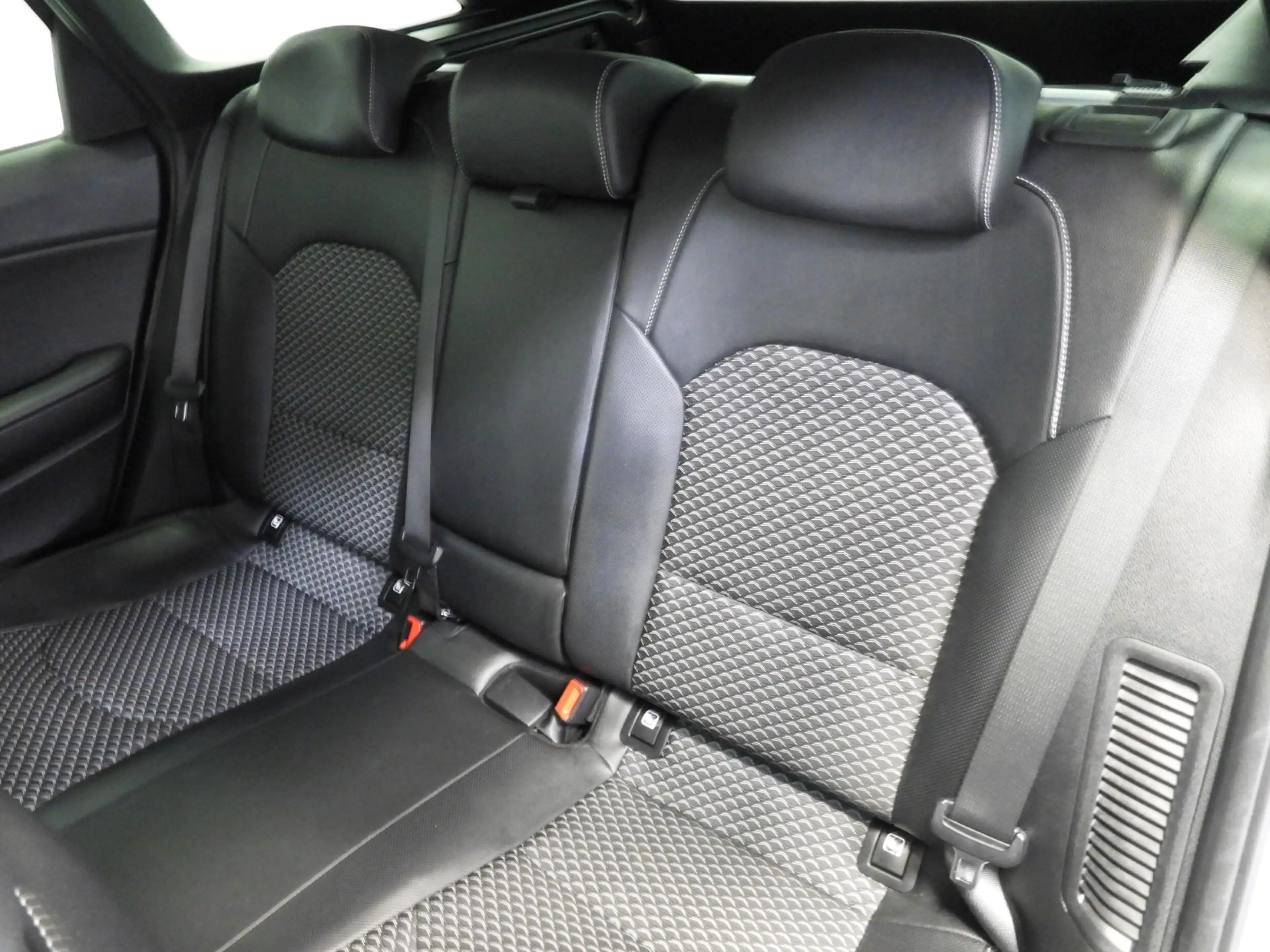 Kia Ceed SW / cee'd SW Sportswagon 1.6 GDI PHEV Plug-In DynamicPlusLine N — photo 29