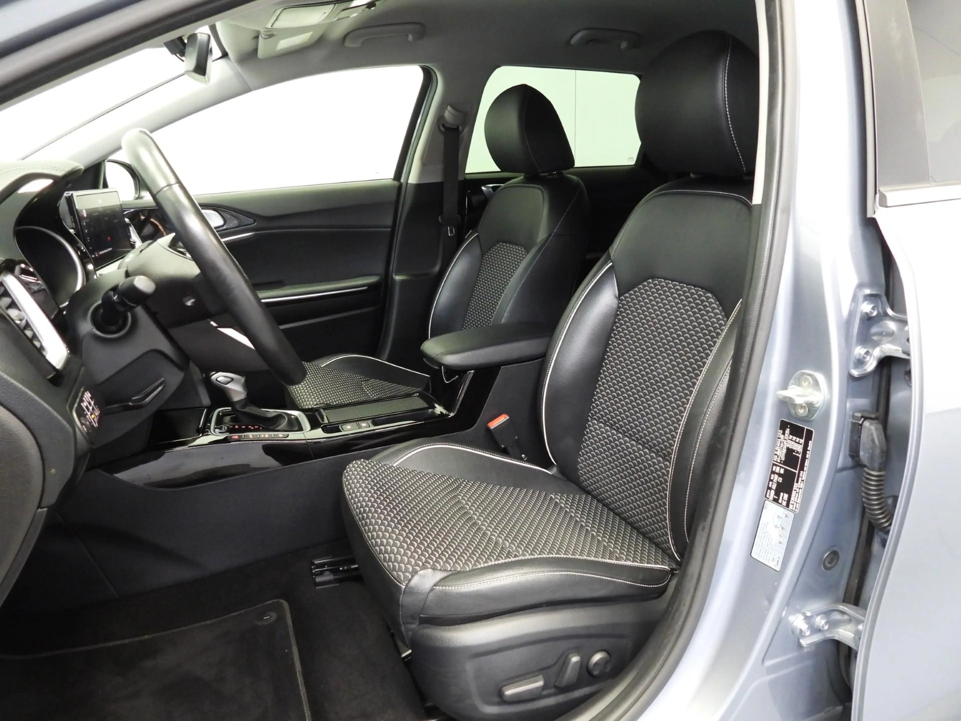Kia Ceed SW / cee'd SW Sportswagon 1.6 GDI PHEV Plug-In DynamicPlusLine N — photo 26
