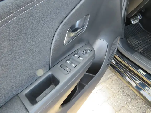 Opel Corsa view 13