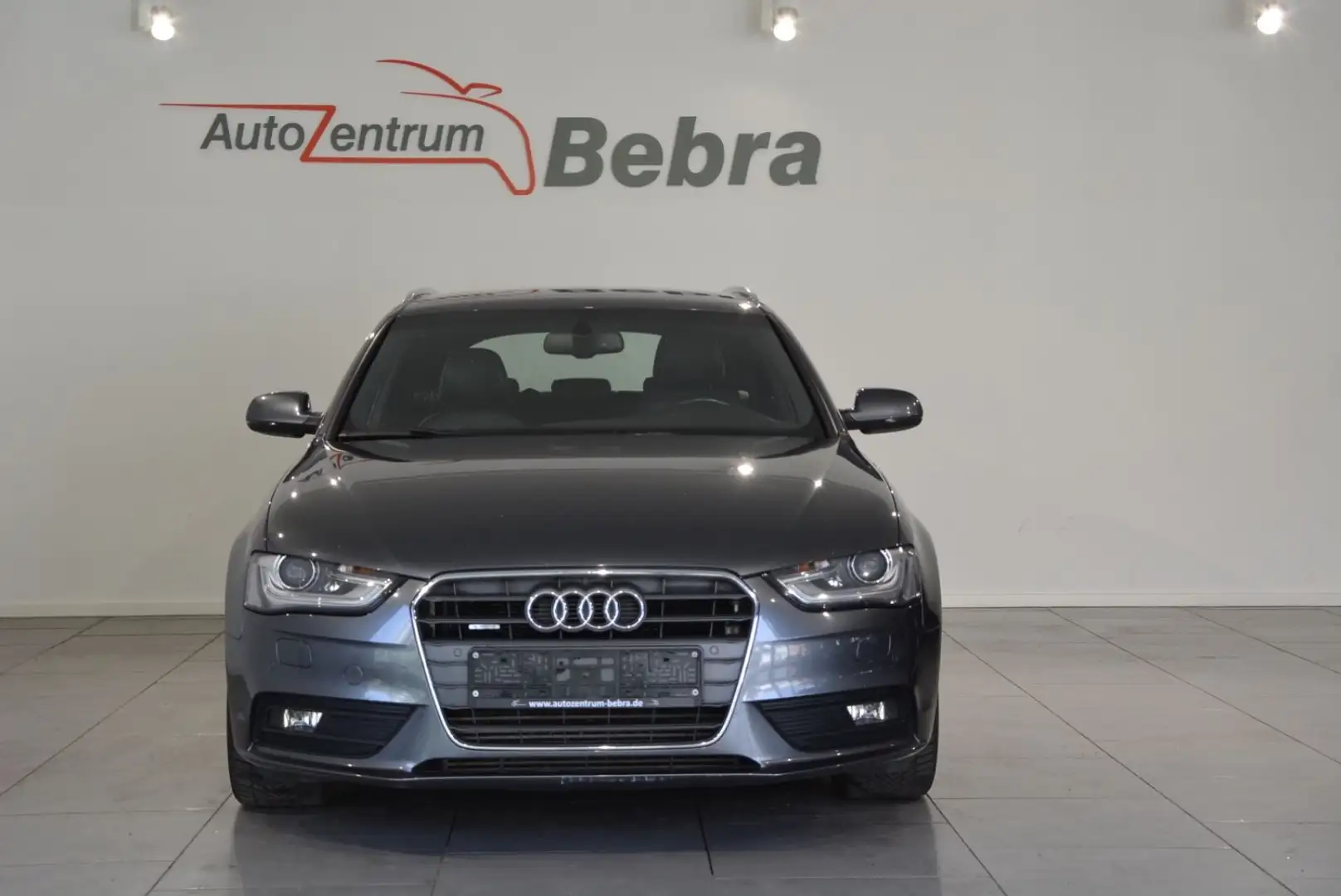 Audi A4 Avant 2.0 TFSI quattro S-Line Sportpaket plus Grau - 2