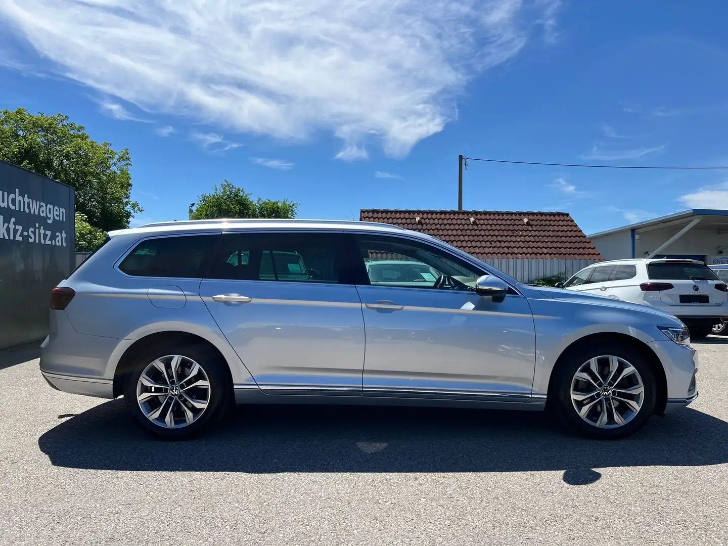 Volkswagen Passat Variant Elegance 2,0 SCR TDI DSG| AHK*MATRIX Silber - 2