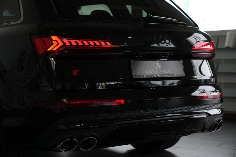 Audi SQ7 4.0 TFSI quattro PANO AHK B&O STHZ NACHTSICHT — photo 12