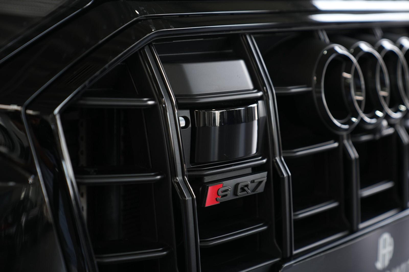 Audi SQ7 4.0 TFSI quattro PANO AHK B&O STHZ NACHTSICHT — photo 6