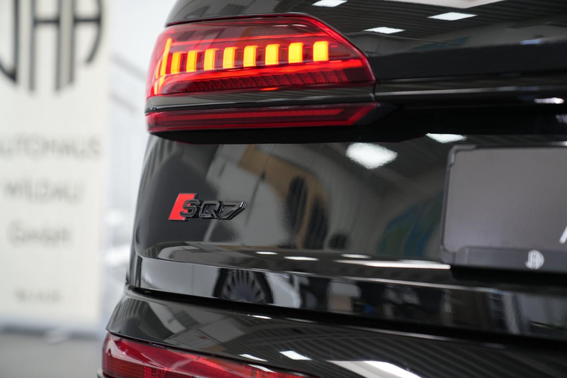 Audi SQ7 4.0 TFSI quattro PANO AHK B&O STHZ NACHTSICHT — photo 13