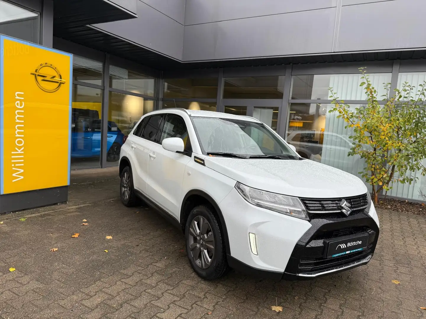 Suzuki Vitara 1.5 Hybrid Automatik Kamera Navi SHZ Weiß - 2