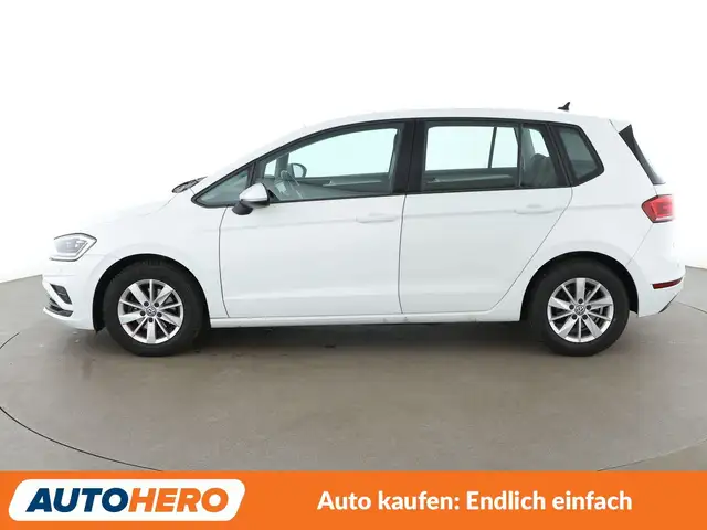 Volkswagen Golf view 3