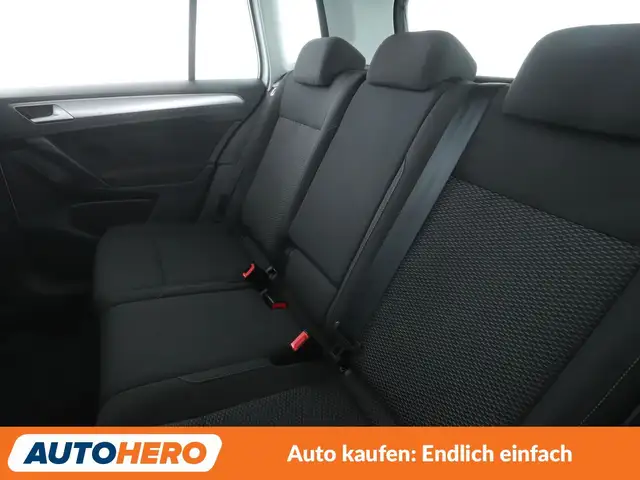 Volkswagen Golf view 14