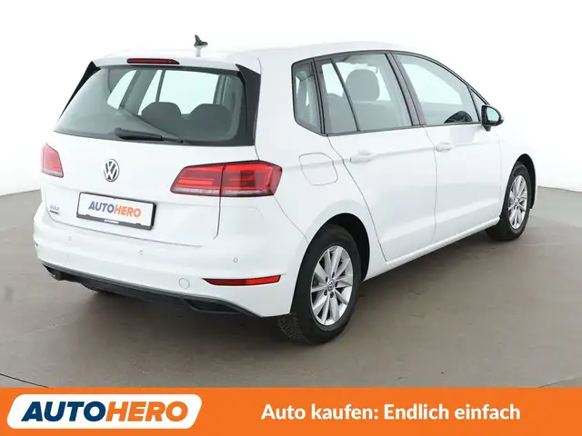 Volkswagen Golf view 6