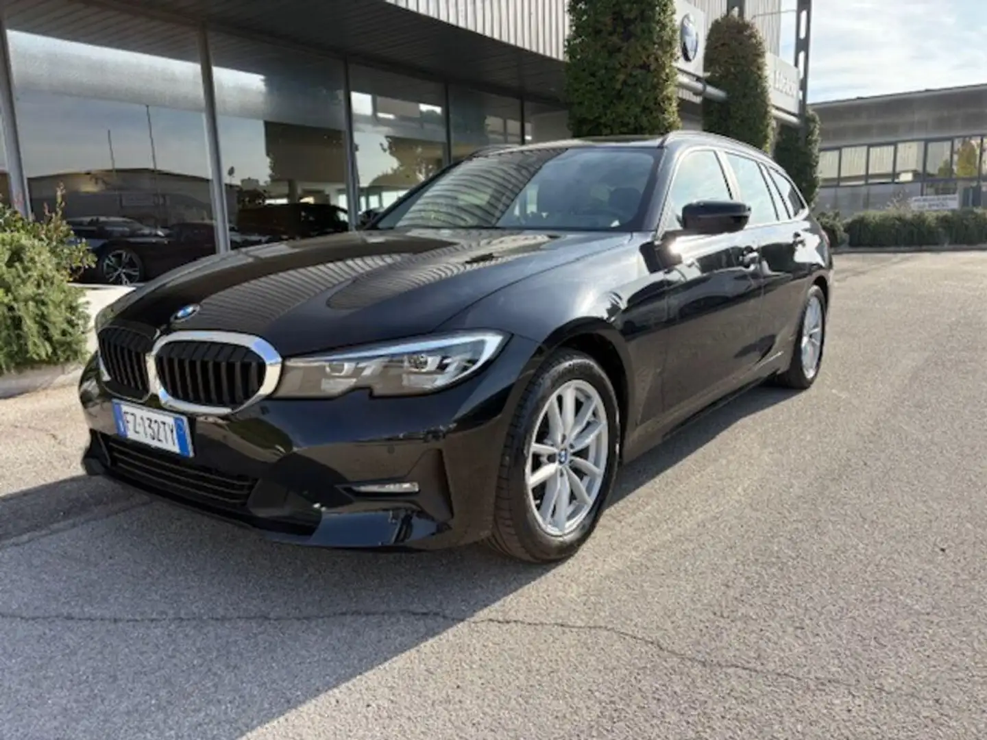 BMW 318 d Touring Business Advantage auto Schwarz - 1