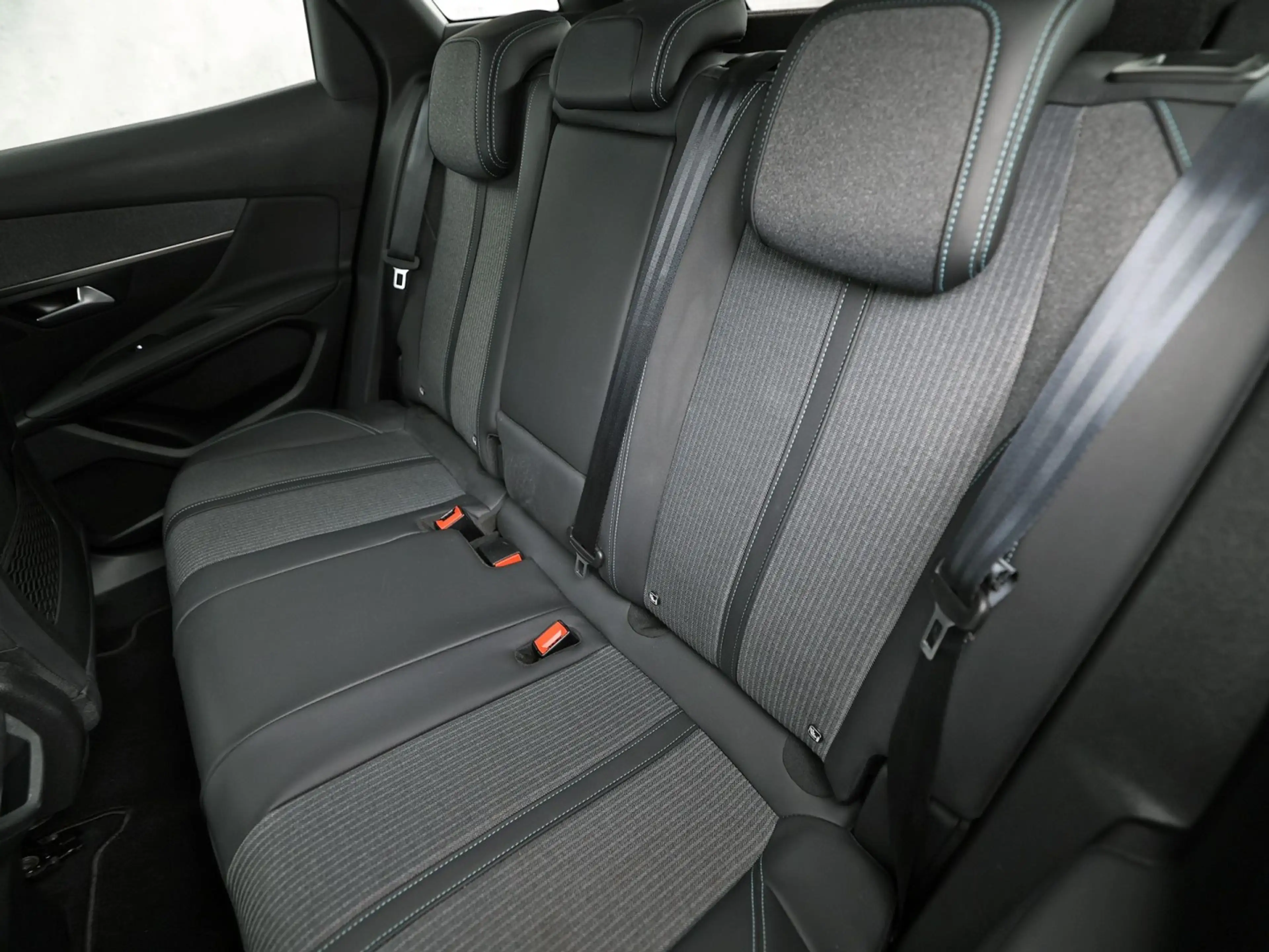 Peugeot 3008 1.2 PureTech Allure Pack (APPLE CARPLAY, GROOT NAV — photo 16
