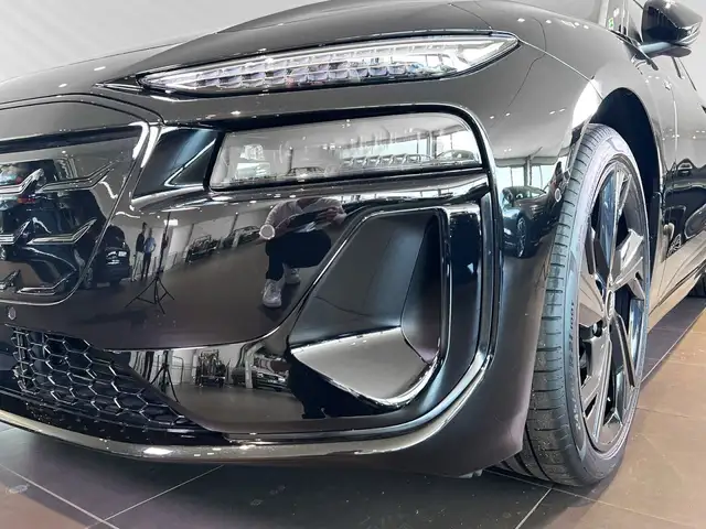 Audi A6 E-Tron view 6