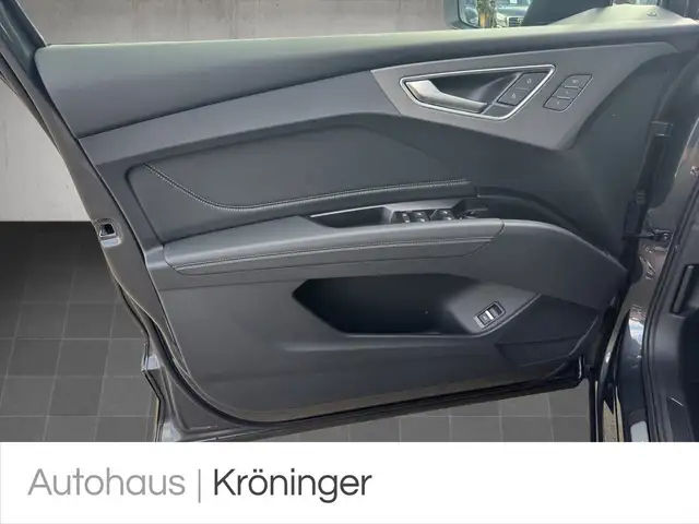 Audi E-Tron view 8
