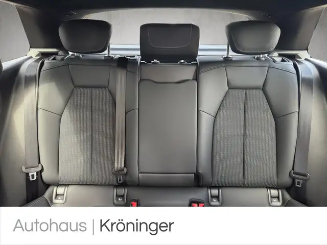 Audi E-Tron view 10