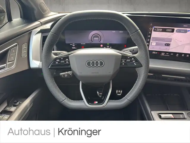 Audi E-Tron view 11