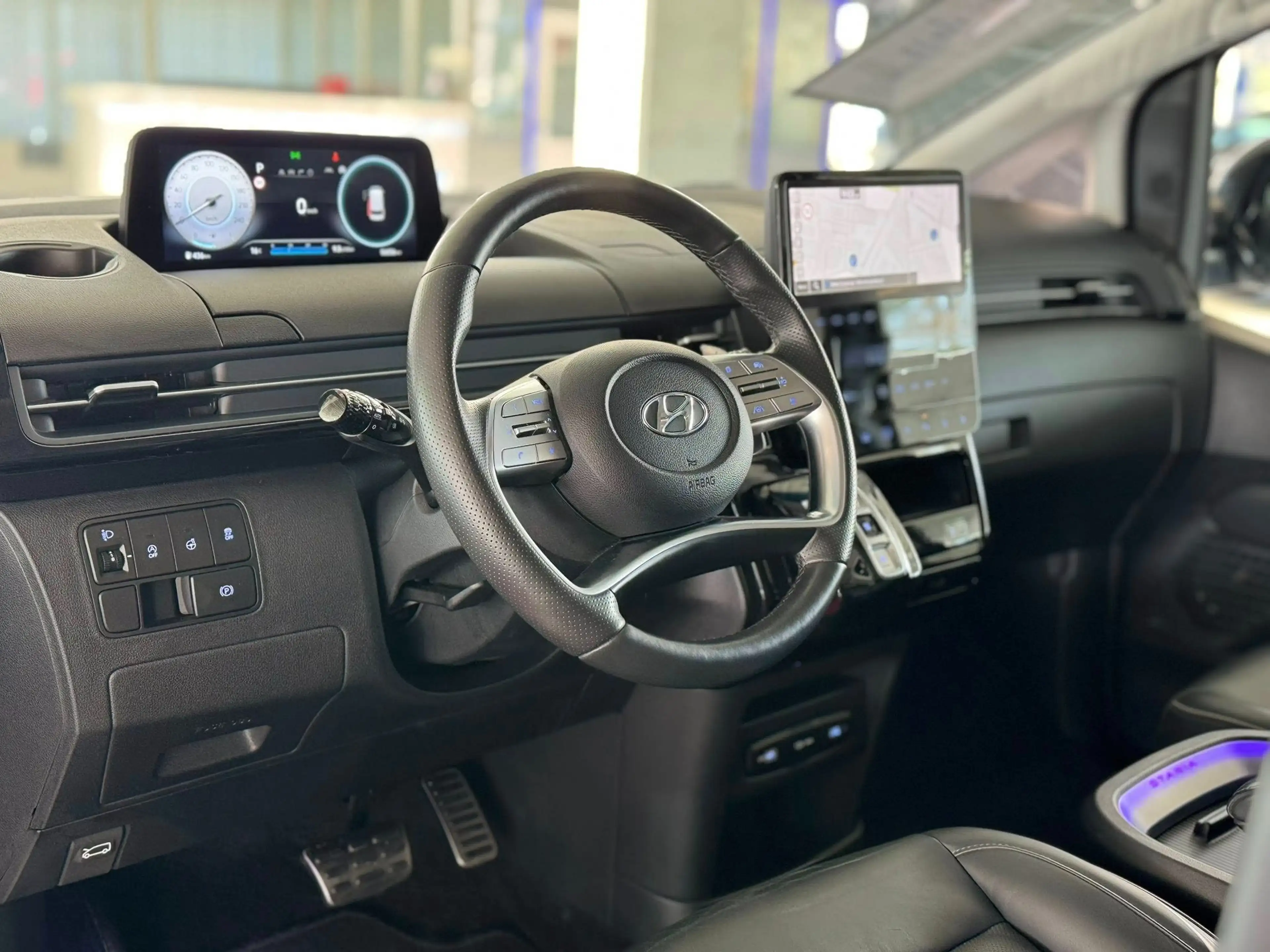 Hyundai STARIA Signature 2WD — photo 10