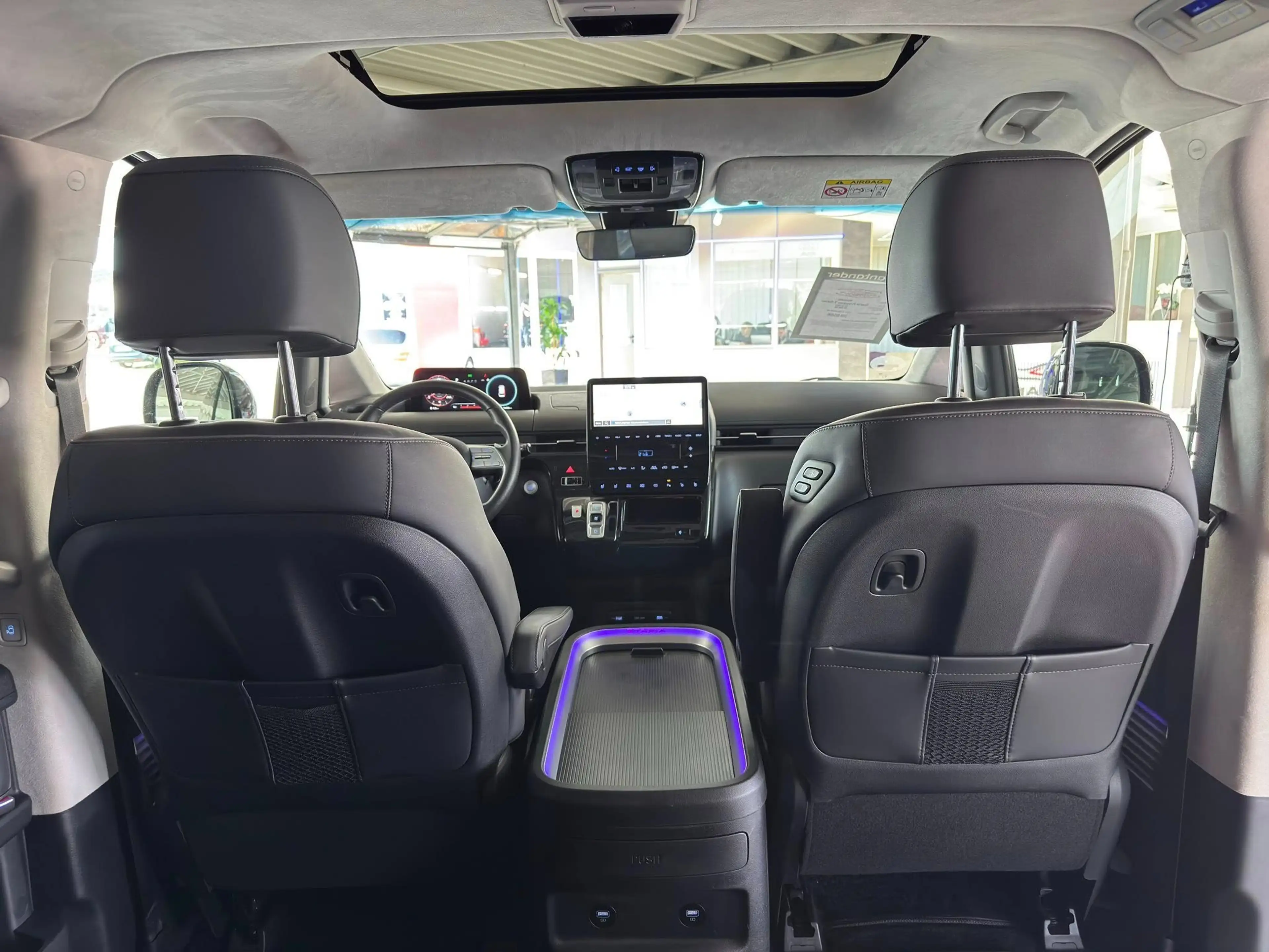 Hyundai STARIA Signature 2WD — photo 15