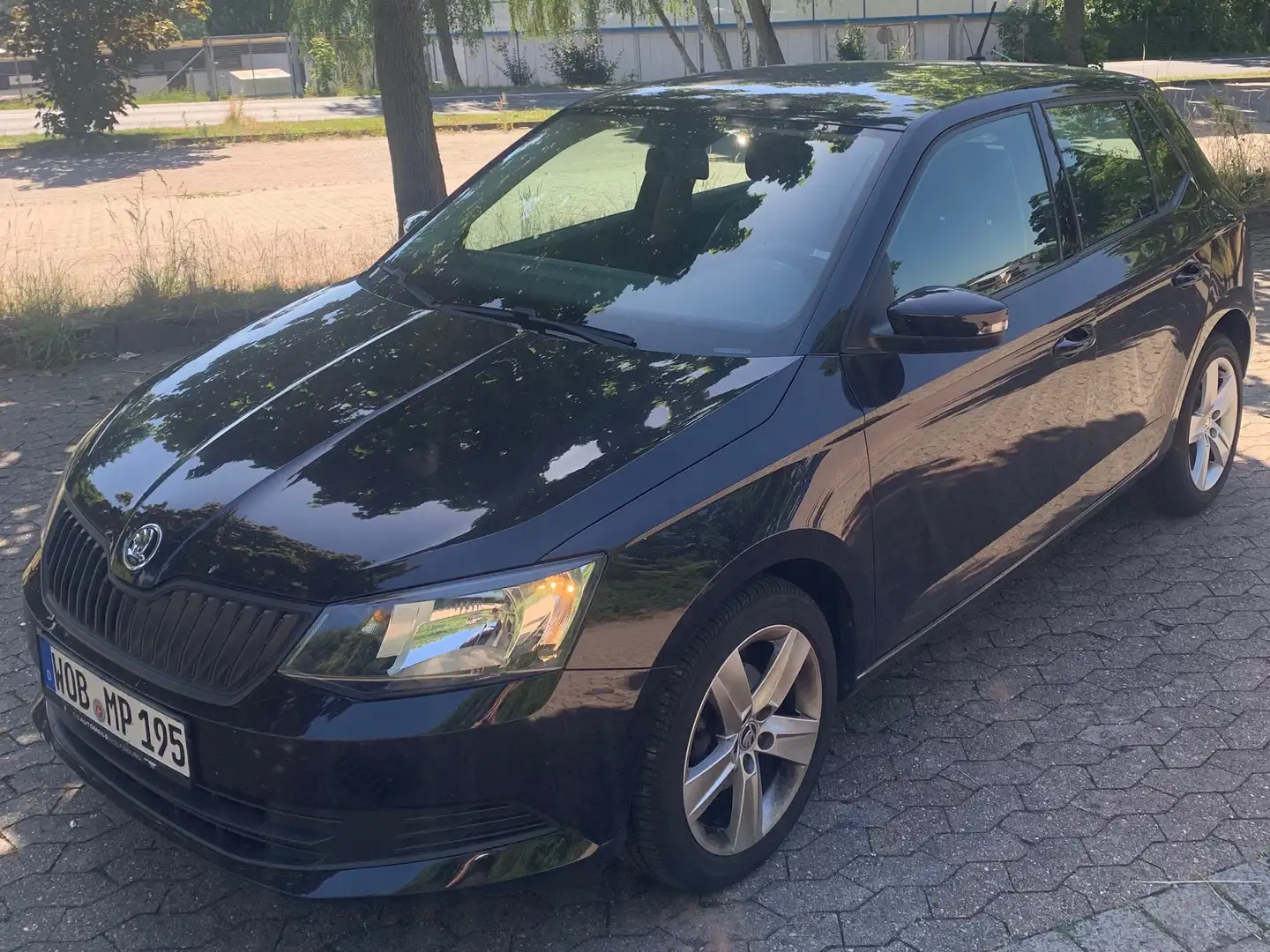 Skoda Fabia Fabia 1.0 MPI Cool Edition Schwarz - 1