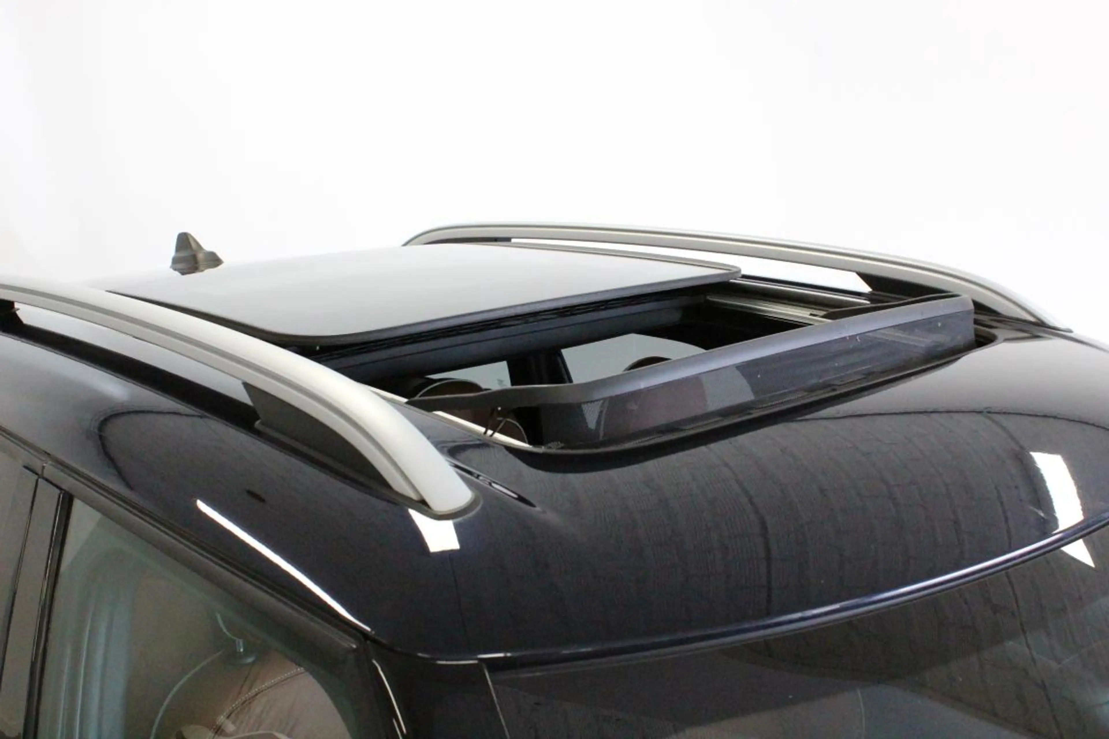 MINI Cooper SE Countryman 1.5 ALL4 MINI Yours | PANO-DAK | ACC | 18'LMV | CA — photo 4