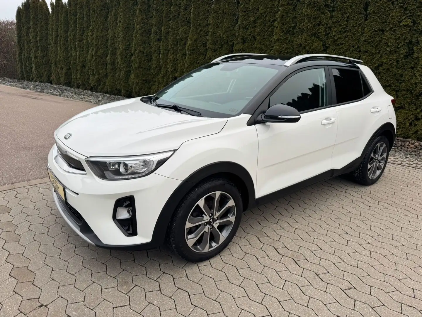 Kia Stonic 1.4 Vision *Navi*PDC*Sitzheizung* Blanc - 1